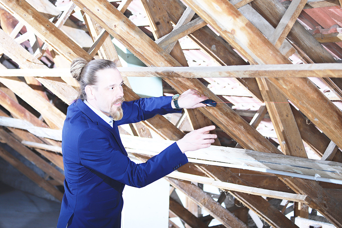 Immobilienmakler und Sachverständiger für Immobilienbewertung_EIPOS_Eric_Reppe_Gutachter